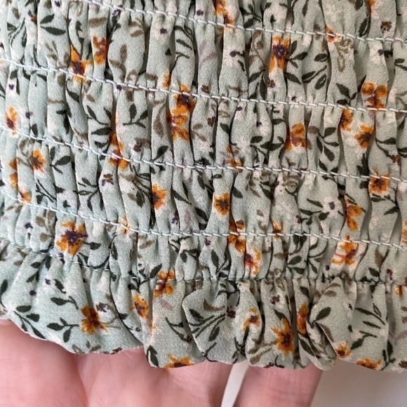 Wild Fable peasant cropped ruffle blouse green flowers women’s small ruched - Picture 3 of 6